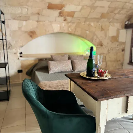 La Nicchia, Romantic In Historic *