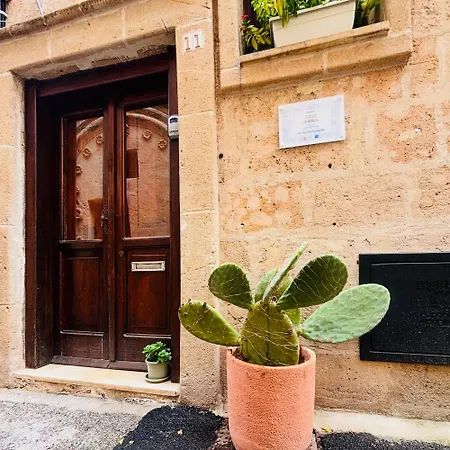 La Nicchia, Romantic In Historic *